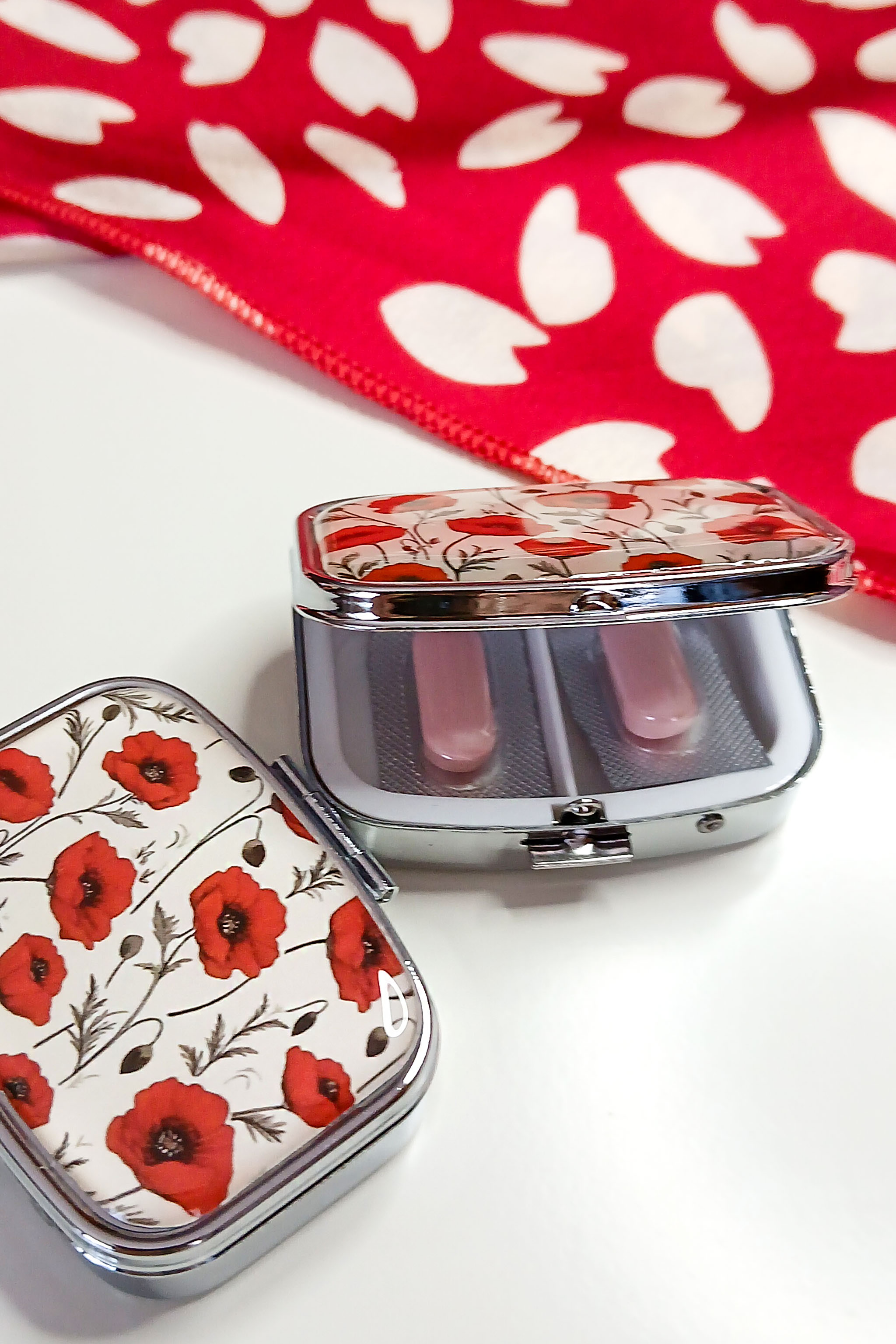 Кутија за апчиња принт булки